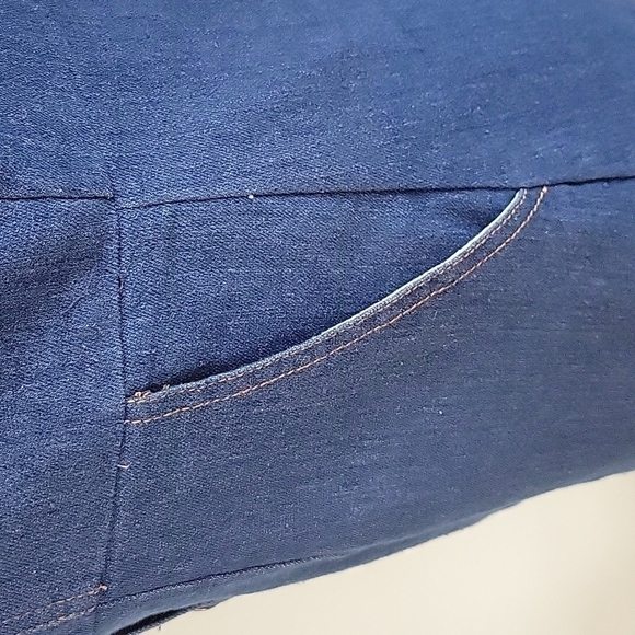 Very J denim jumper with pockets.  100% cotton. Size is Small - Picture 6 of 8